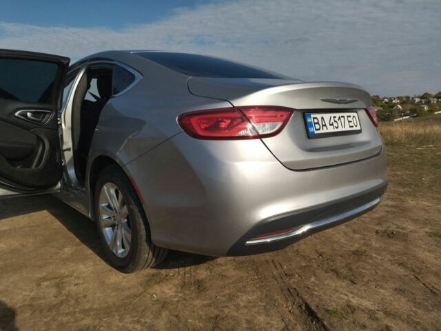 Сірий Крайслер 200, об'ємом двигуна 2.4 л та пробігом 186 тис. км за 10200 $, фото 4 на Automoto.ua