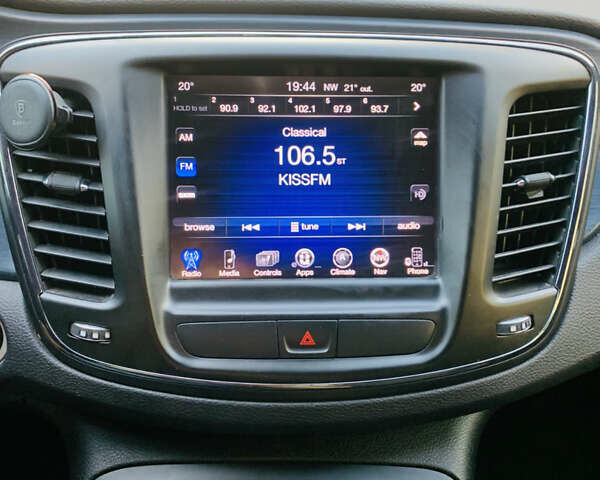 Серый Крайслер 200, объемом двигателя 2.36 л и пробегом 111 тыс. км за 10200 $, фото 54 на Automoto.ua