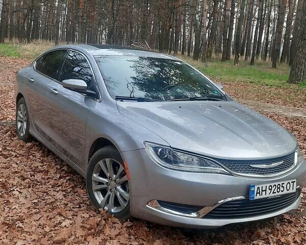 Серый Крайслер 200, объемом двигателя 2.4 л и пробегом 155 тыс. км за 11100 $, фото 12 на Automoto.ua