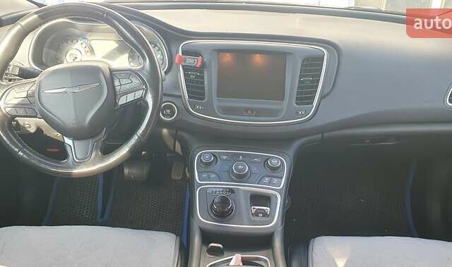 Крайслер 200 2015 в Львове на Automoto.ua Серый Крайслер 200, объемом двигателя 2.4 л и пробегом 230 тыс. км за 8500 $, фото 3 на Automoto.ua