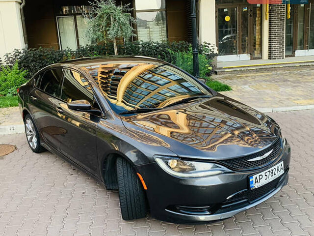 Серый Крайслер 200, объемом двигателя 2.36 л и пробегом 111 тыс. км за 10200 $, фото 19 на Automoto.ua