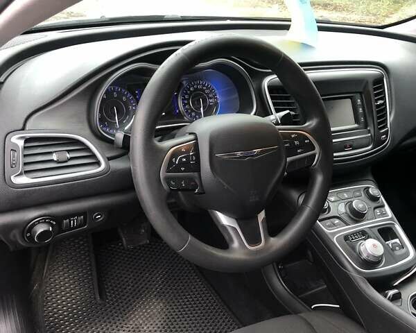 Сірий Крайслер 200, об'ємом двигуна 2.36 л та пробігом 261 тис. км за 8600 $, фото 8 на Automoto.ua
