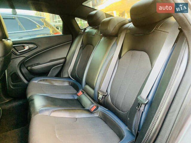 Серый Крайслер 200, объемом двигателя 2.36 л и пробегом 111 тыс. км за 10200 $, фото 60 на Automoto.ua