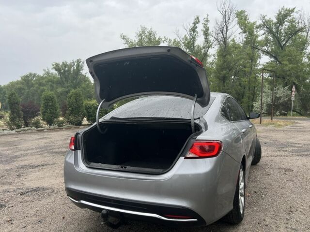 Серый Крайслер 200, объемом двигателя 2.4 л и пробегом 280 тыс. км за 8500 $, фото 7 на Automoto.ua