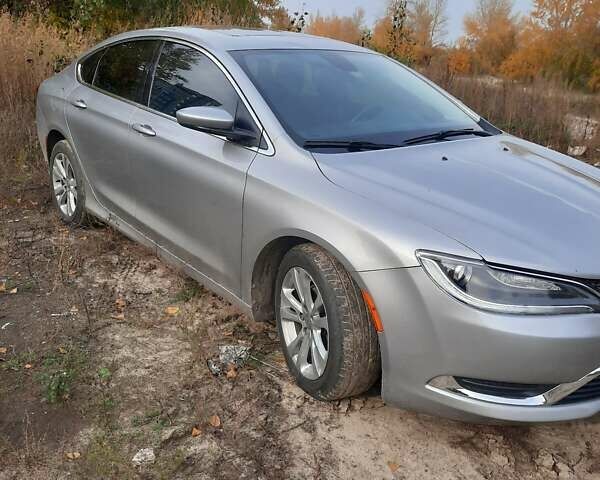Серый Крайслер 200, объемом двигателя 2.4 л и пробегом 155 тыс. км за 11100 $, фото 17 на Automoto.ua
