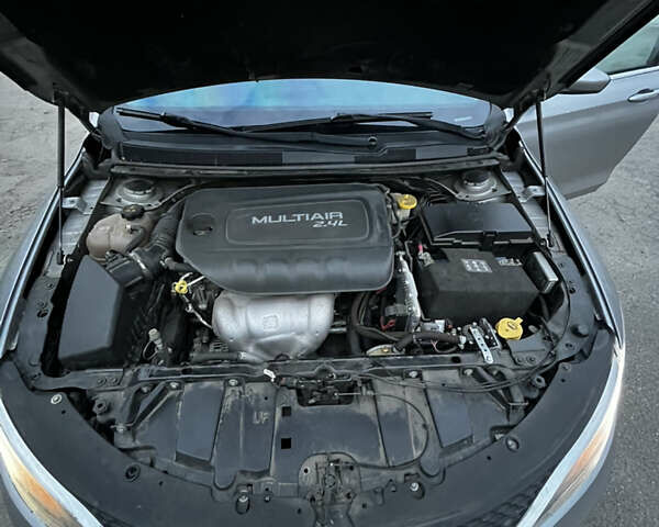 Сірий Крайслер 200, об'ємом двигуна 2.36 л та пробігом 153 тис. км за 9150 $, фото 11 на Automoto.ua