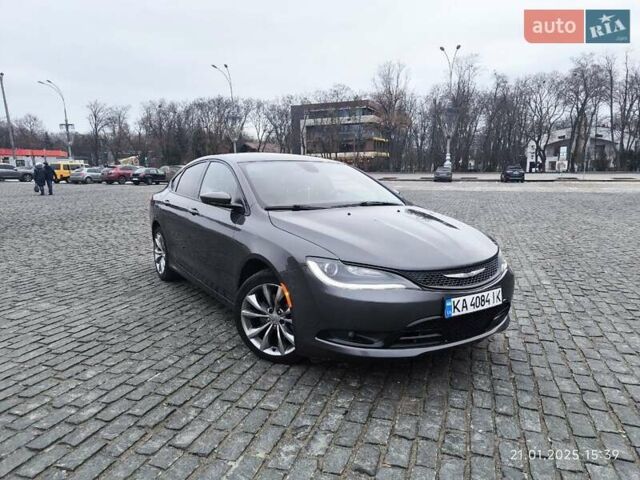 Серый Крайслер 200, объемом двигателя 2.36 л и пробегом 198 тыс. км за 8000 $, фото 1 на Automoto.ua