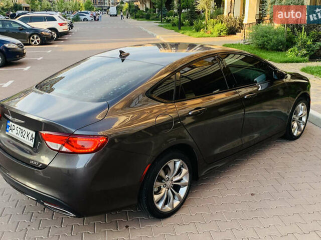 Серый Крайслер 200, объемом двигателя 2.36 л и пробегом 111 тыс. км за 10200 $, фото 38 на Automoto.ua