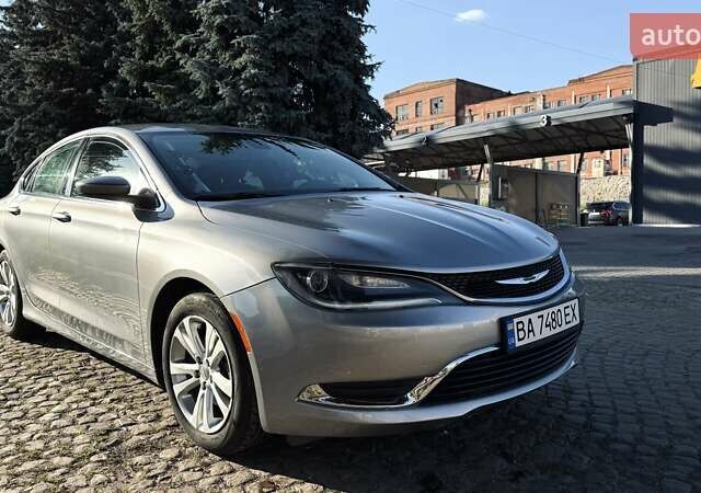Крайслер 200 2015 у Кропивницькому (Кіровограді) на Automoto.ua Сірий Крайслер 200, об'ємом двигуна 2.36 л та пробігом 200 тис. км за 9300 $, фото 4 на Automoto.ua