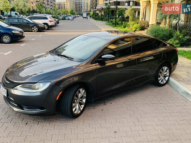 Серый Крайслер 200, объемом двигателя 2.36 л и пробегом 111 тыс. км за 10200 $, фото 11 на Automoto.ua