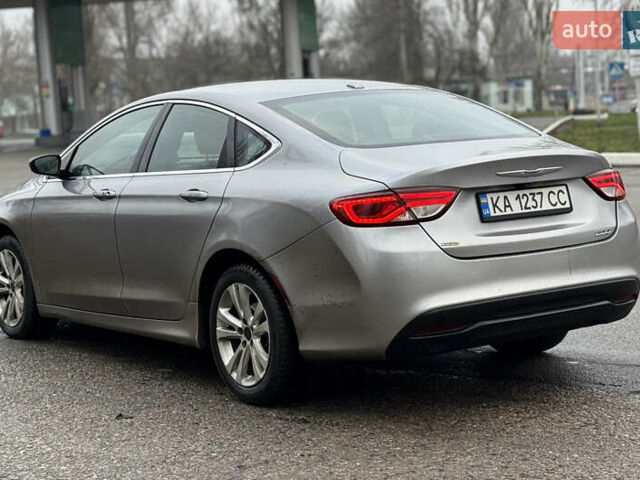 Серый Крайслер 200, объемом двигателя 2.36 л и пробегом 278 тыс. км за 6900 $, фото 2 на Automoto.ua