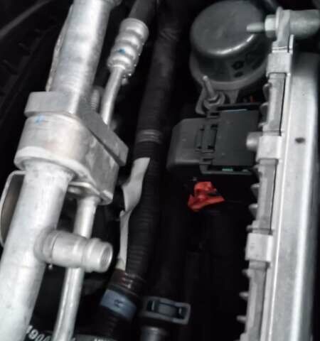 Серый Крайслер 200, объемом двигателя 3.6 л и пробегом 206 тыс. км за 12000 $, фото 11 на Automoto.ua