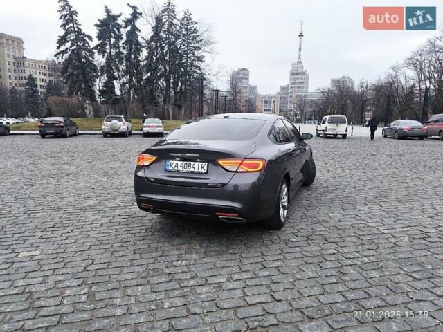 Серый Крайслер 200, объемом двигателя 2.36 л и пробегом 198 тыс. км за 8000 $, фото 7 на Automoto.ua