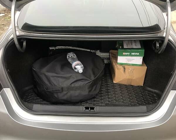 Сірий Крайслер 200, об'ємом двигуна 2.36 л та пробігом 261 тис. км за 8600 $, фото 14 на Automoto.ua