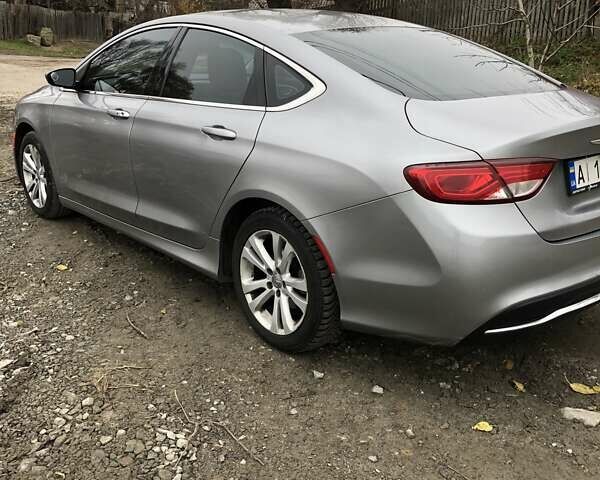 Сірий Крайслер 200, об'ємом двигуна 2.36 л та пробігом 261 тис. км за 8600 $, фото 4 на Automoto.ua