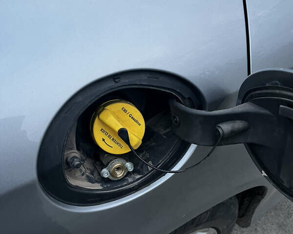 Сірий Крайслер 200, об'ємом двигуна 2.36 л та пробігом 153 тис. км за 9150 $, фото 13 на Automoto.ua