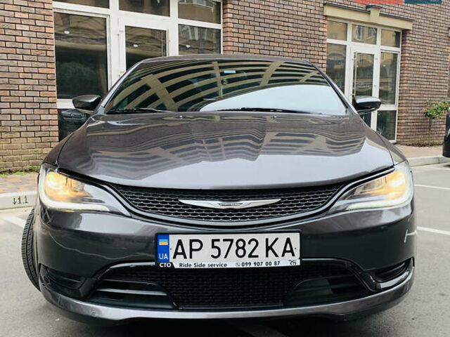 Крайслер 200 2015 в Киеве на Automoto.ua Серый Крайслер 200, объемом двигателя 2.36 л и пробегом 111 тыс. км за 10500 $, фото 10 на Automoto.ua
