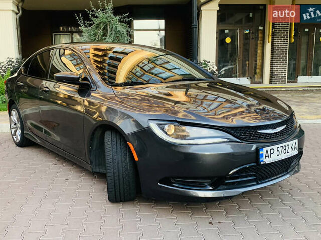 Серый Крайслер 200, объемом двигателя 2.36 л и пробегом 111 тыс. км за 10200 $, фото 18 на Automoto.ua