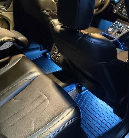 Серый Крайслер 200, объемом двигателя 3.6 л и пробегом 206 тыс. км за 12000 $, фото 16 на Automoto.ua