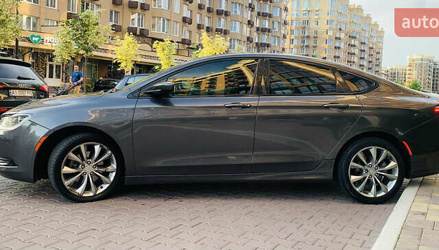 Серый Крайслер 200, объемом двигателя 2.36 л и пробегом 111 тыс. км за 10200 $, фото 14 на Automoto.ua