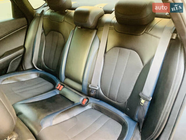 Серый Крайслер 200, объемом двигателя 2.36 л и пробегом 111 тыс. км за 10200 $, фото 61 на Automoto.ua