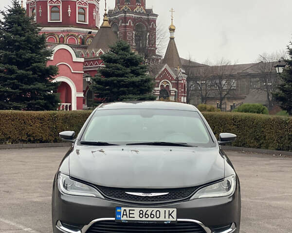 Сірий Крайслер 200, об'ємом двигуна 2.36 л та пробігом 257 тис. км за 9600 $, фото 2 на Automoto.ua