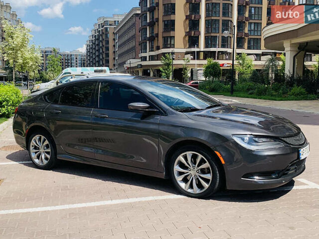 Серый Крайслер 200, объемом двигателя 2.36 л и пробегом 111 тыс. км за 10200 $, фото 5 на Automoto.ua