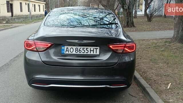 Серый Крайслер 200, объемом двигателя 2.36 л и пробегом 160 тыс. км за 11000 $, фото 10 на Automoto.ua