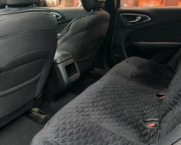 Сірий Крайслер 200, об'ємом двигуна 2.36 л та пробігом 257 тис. км за 9600 $, фото 14 на Automoto.ua