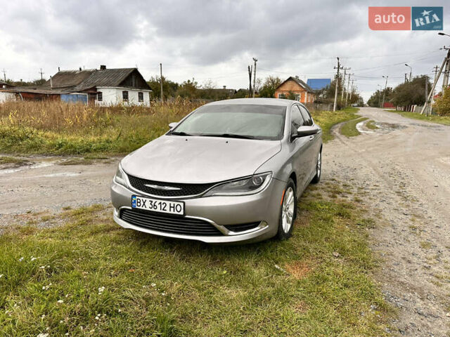 Серый Крайслер 200, объемом двигателя 2.36 л и пробегом 213 тыс. км за 9500 $, фото 2 на Automoto.ua