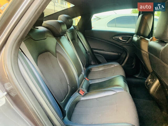 Серый Крайслер 200, объемом двигателя 2.36 л и пробегом 111 тыс. км за 10200 $, фото 64 на Automoto.ua