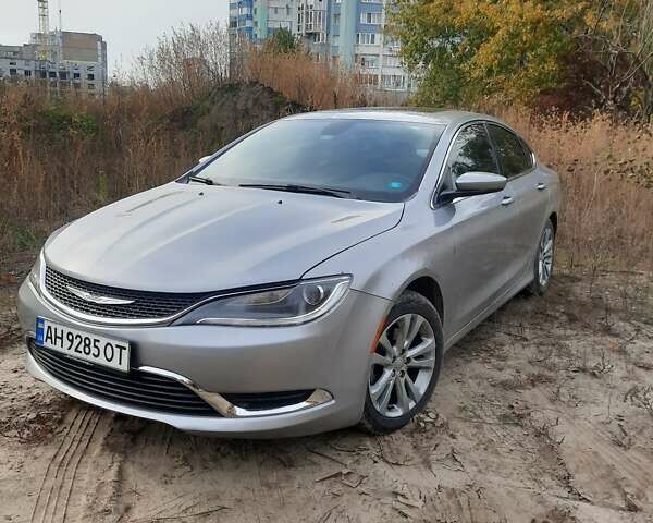 Серый Крайслер 200, объемом двигателя 2.4 л и пробегом 155 тыс. км за 11100 $, фото 18 на Automoto.ua