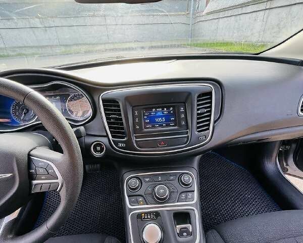 Сірий Крайслер 200, об'ємом двигуна 2.36 л та пробігом 81 тис. км за 9500 $, фото 16 на Automoto.ua