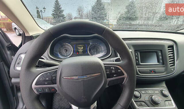 Серый Крайслер 200, объемом двигателя 2.36 л и пробегом 172 тыс. км за 9500 $, фото 13 на Automoto.ua
