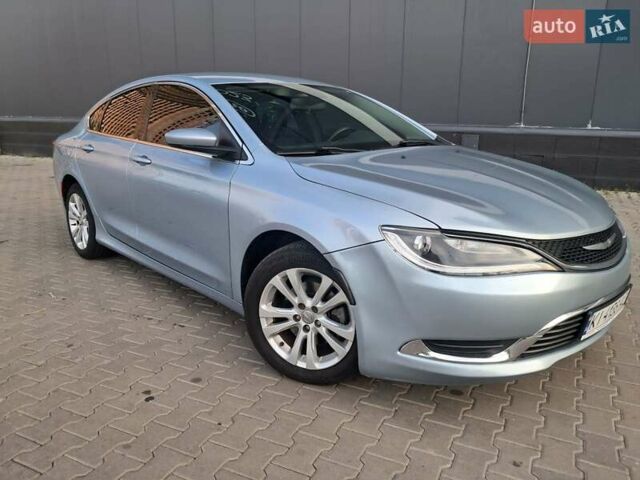 Серый Крайслер 200, объемом двигателя 2.36 л и пробегом 273 тыс. км за 7900 $, фото 2 на Automoto.ua