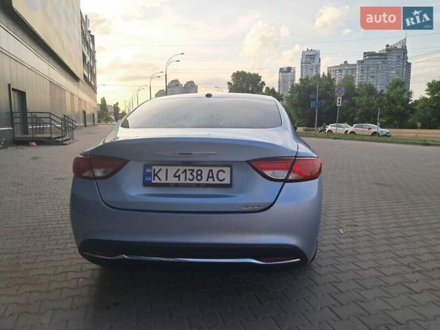 Серый Крайслер 200, объемом двигателя 2.36 л и пробегом 273 тыс. км за 7900 $, фото 4 на Automoto.ua