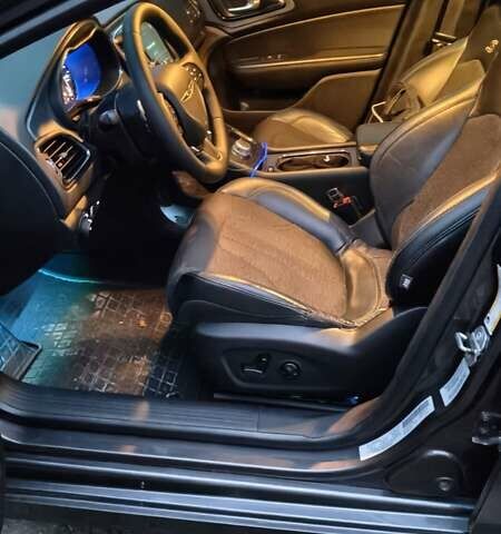 Серый Крайслер 200, объемом двигателя 3.6 л и пробегом 206 тыс. км за 12000 $, фото 17 на Automoto.ua