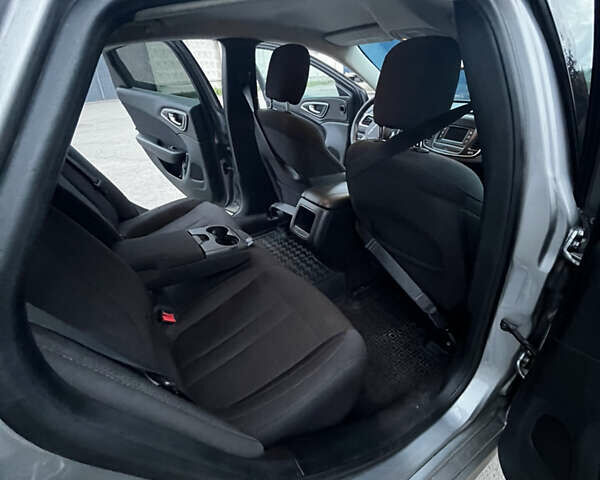 Сірий Крайслер 200, об'ємом двигуна 2.36 л та пробігом 153 тис. км за 9150 $, фото 9 на Automoto.ua