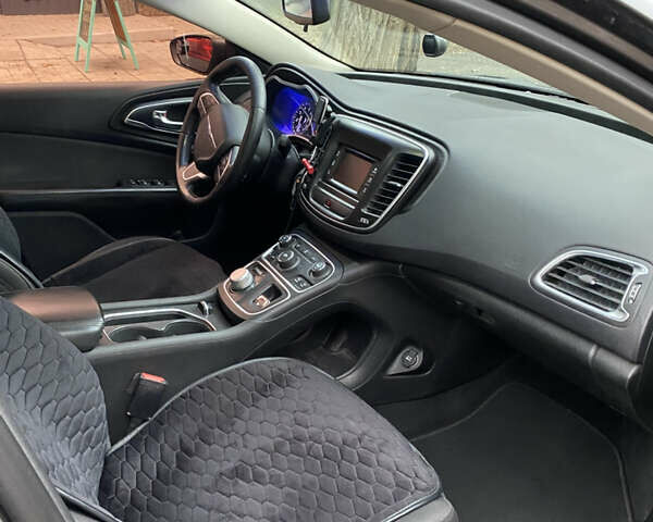 Сірий Крайслер 200, об'ємом двигуна 2.36 л та пробігом 257 тис. км за 9600 $, фото 11 на Automoto.ua