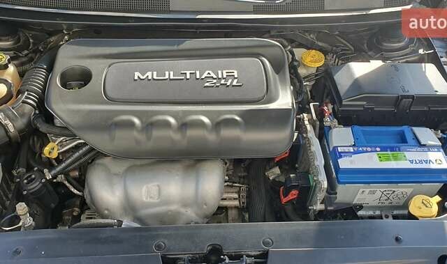 Крайслер 200 2015 в Львове на Automoto.ua Серый Крайслер 200, объемом двигателя 2.4 л и пробегом 230 тыс. км за 8500 $, фото 7 на Automoto.ua