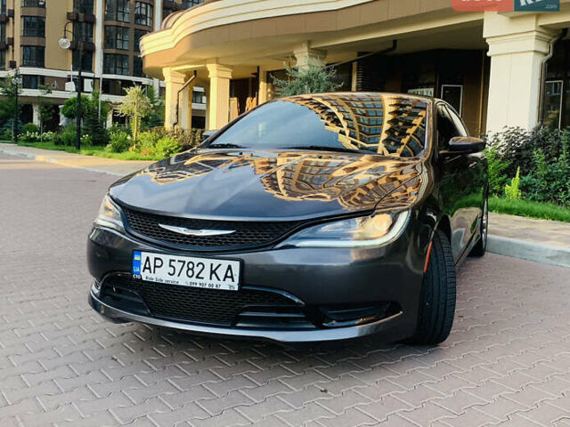 Серый Крайслер 200, объемом двигателя 2.36 л и пробегом 111 тыс. км за 10200 $, фото 6 на Automoto.ua