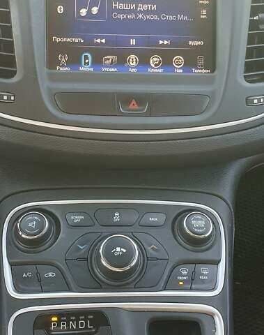 Крайслер 200 2015 в Львове на Automoto.ua Серый Крайслер 200, объемом двигателя 2.4 л и пробегом 230 тыс. км за 8500 $, фото 5 на Automoto.ua