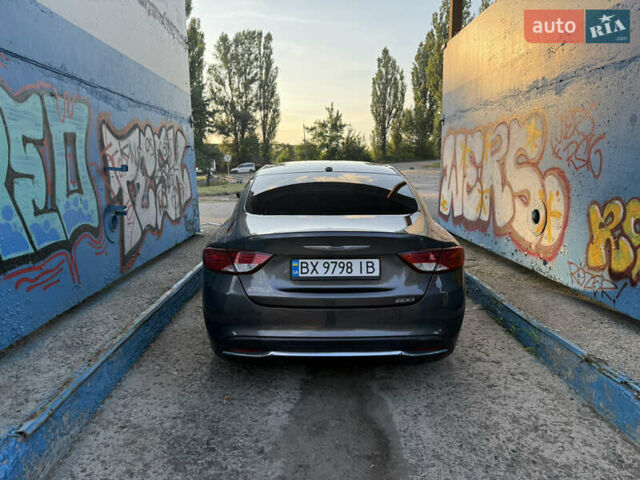 Сірий Крайслер 200, об'ємом двигуна 2.36 л та пробігом 141 тис. км за 10300 $, фото 5 на Automoto.ua