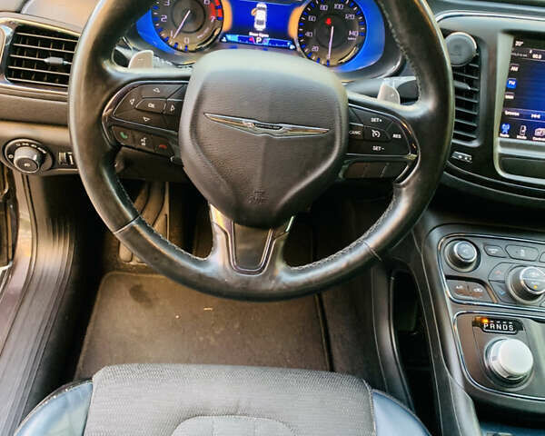 Серый Крайслер 200, объемом двигателя 2.36 л и пробегом 111 тыс. км за 10200 $, фото 47 на Automoto.ua