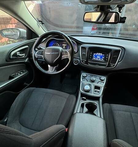 Крайслер 200 2015 у Кропивницькому (Кіровограді) на Automoto.ua Сірий Крайслер 200, об'ємом двигуна 2.36 л та пробігом 200 тис. км за 9300 $, фото 2 на Automoto.ua