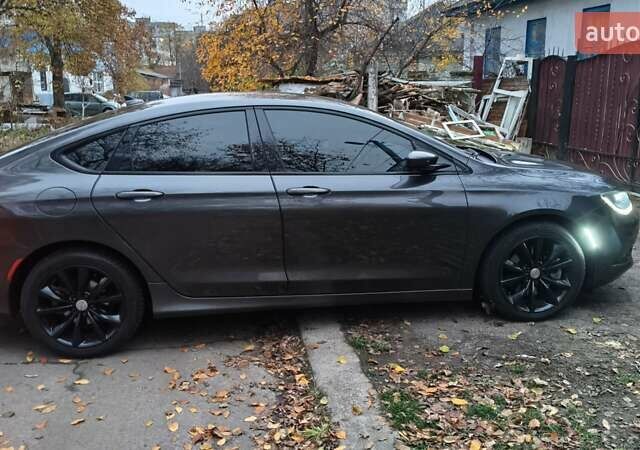 Серый Крайслер 200, объемом двигателя 3.6 л и пробегом 206 тыс. км за 12000 $, фото 1 на Automoto.ua