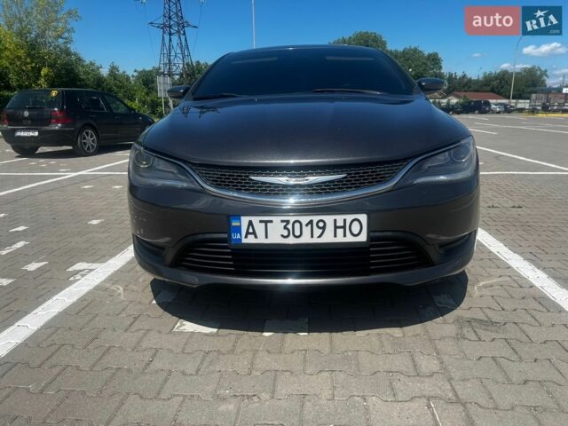 Серый Крайслер 200, объемом двигателя 2.4 л и пробегом 205 тыс. км за 10300 $, фото 5 на Automoto.ua