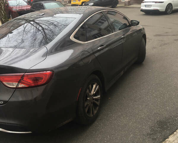 Серый Крайслер 200, объемом двигателя 2.4 л и пробегом 207 тыс. км за 6500 $, фото 1 на Automoto.ua