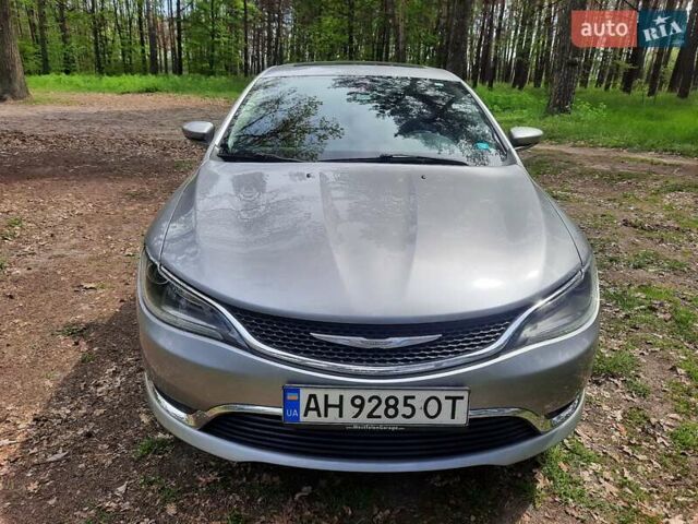 Серый Крайслер 200, объемом двигателя 2.4 л и пробегом 155 тыс. км за 11100 $, фото 6 на Automoto.ua