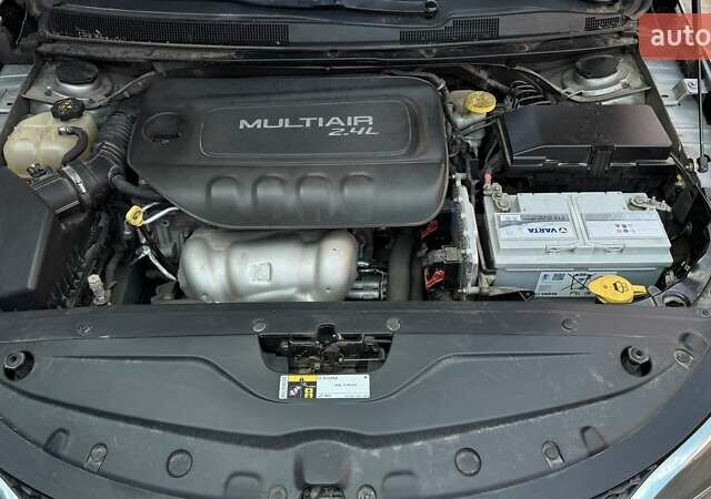 Крайслер 200 2015 у Кропивницькому (Кіровограді) на Automoto.ua Сірий Крайслер 200, об'ємом двигуна 2.36 л та пробігом 200 тис. км за 9300 $, фото 8 на Automoto.ua